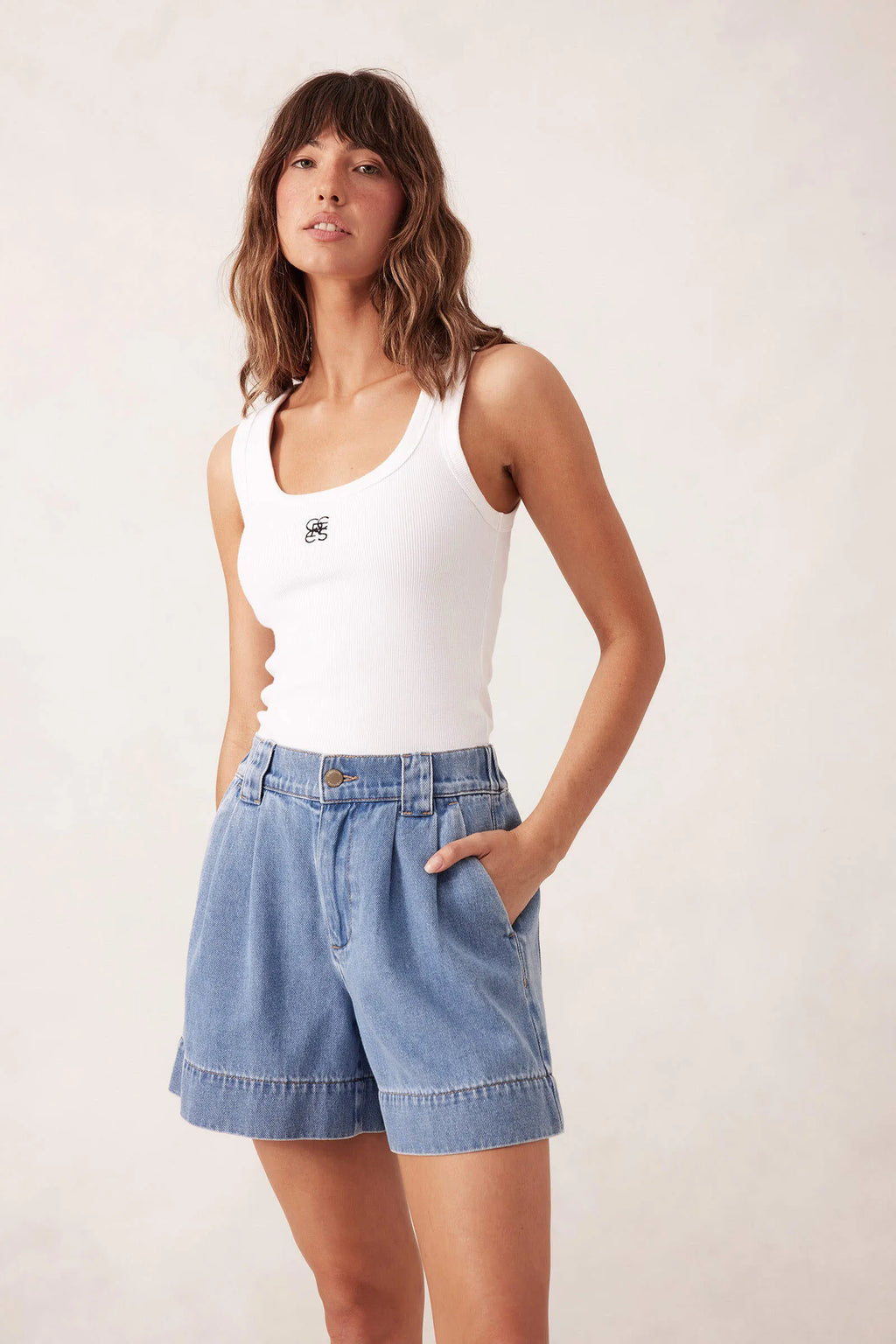 Billie Pleat Front Short | Mid Blue Wash
