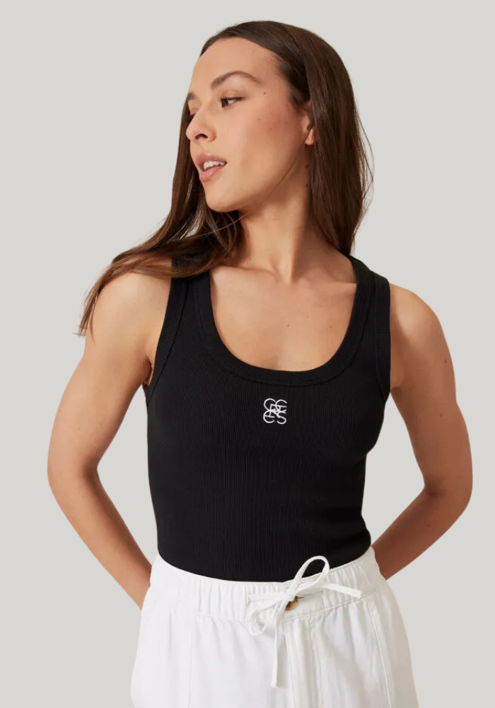 Zoe Contour Rib Scoop Tank | Black