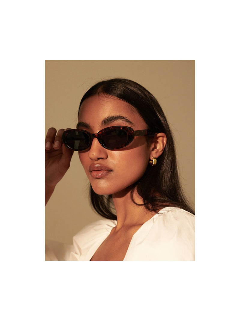 Mardi Oval Retro Sunglasses