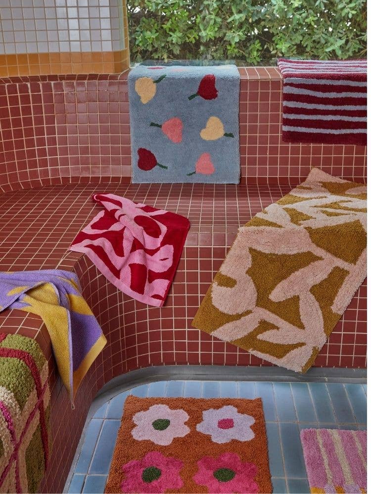 Abstract Bath Runner
