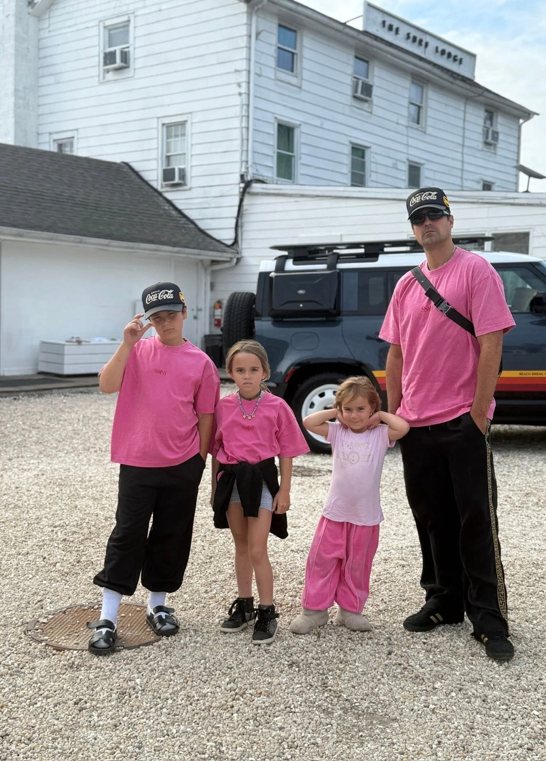 KIDS No Vacancy Tee | Dark Pink