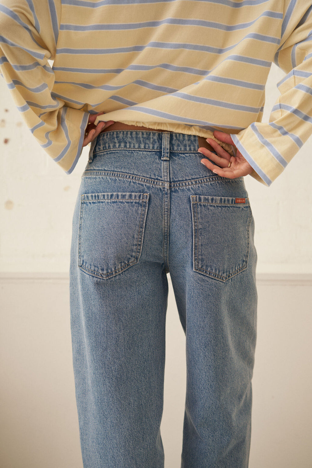 Leah Tapered Barrel Leg Jean | Vintage Blue