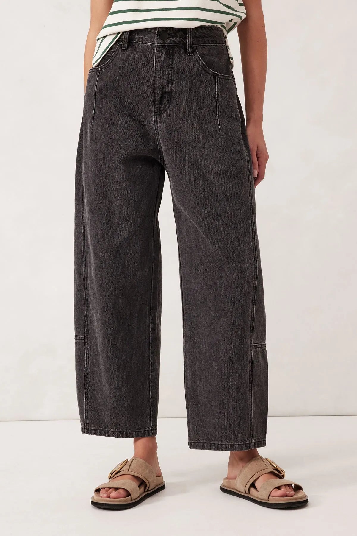 DARTED BARREL JEAN