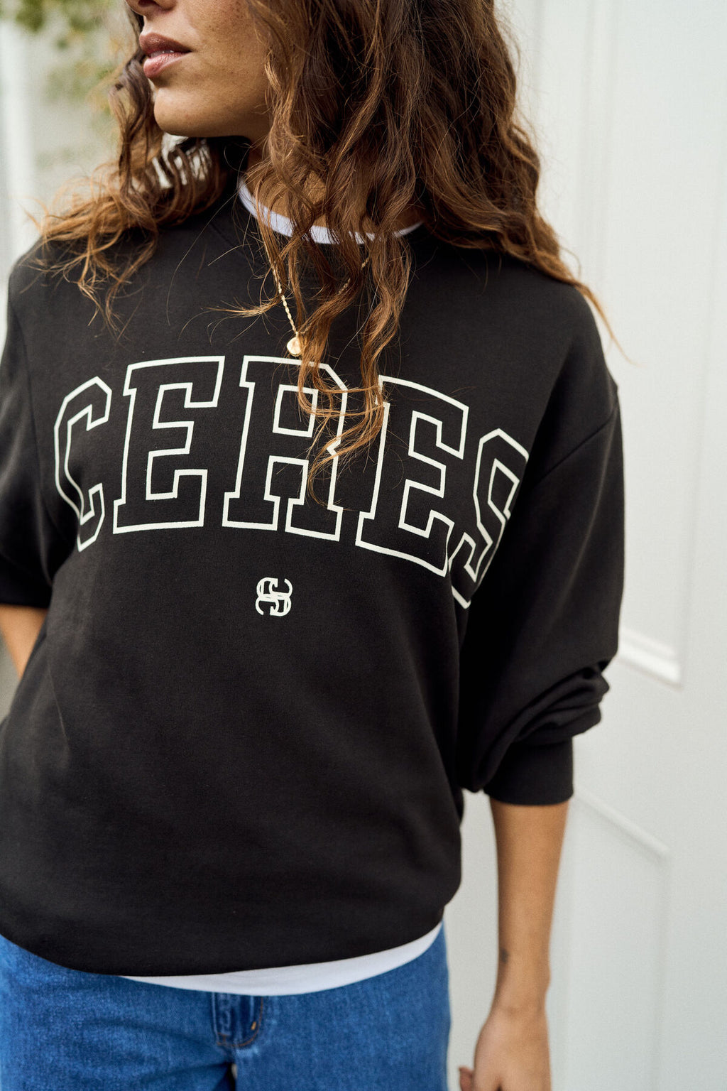 Isla Oversized Slouchy Crew | Phantom & White