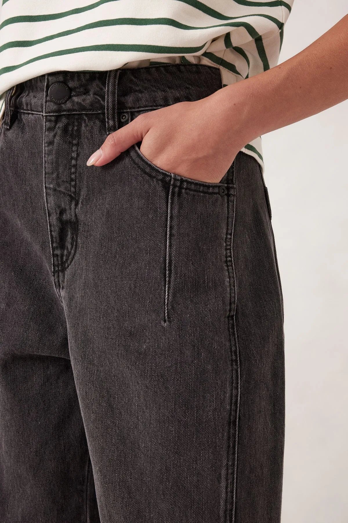 DARTED BARREL JEAN
