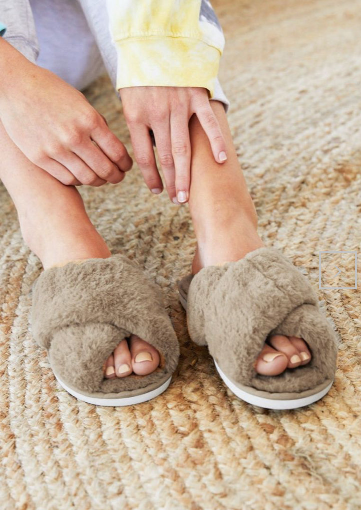 Skylar Fluffy Slippers