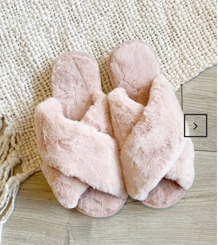 Skylar Fluffy Slippers